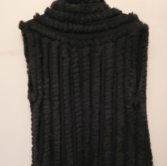 BEBE Furry Vest with Tassles - Picture 4 of 6